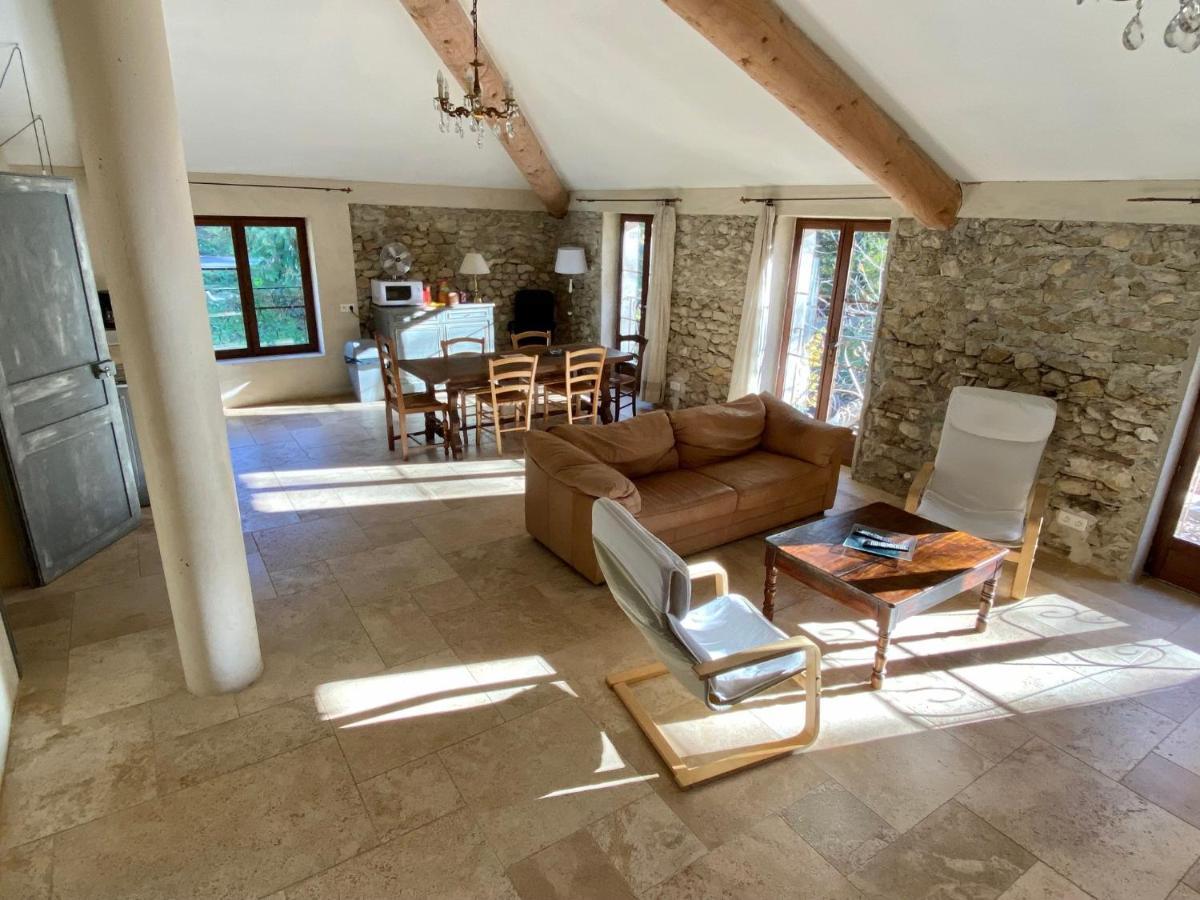 Apartament Notre Dame Des Anges Lurs Zewnętrze zdjęcie
