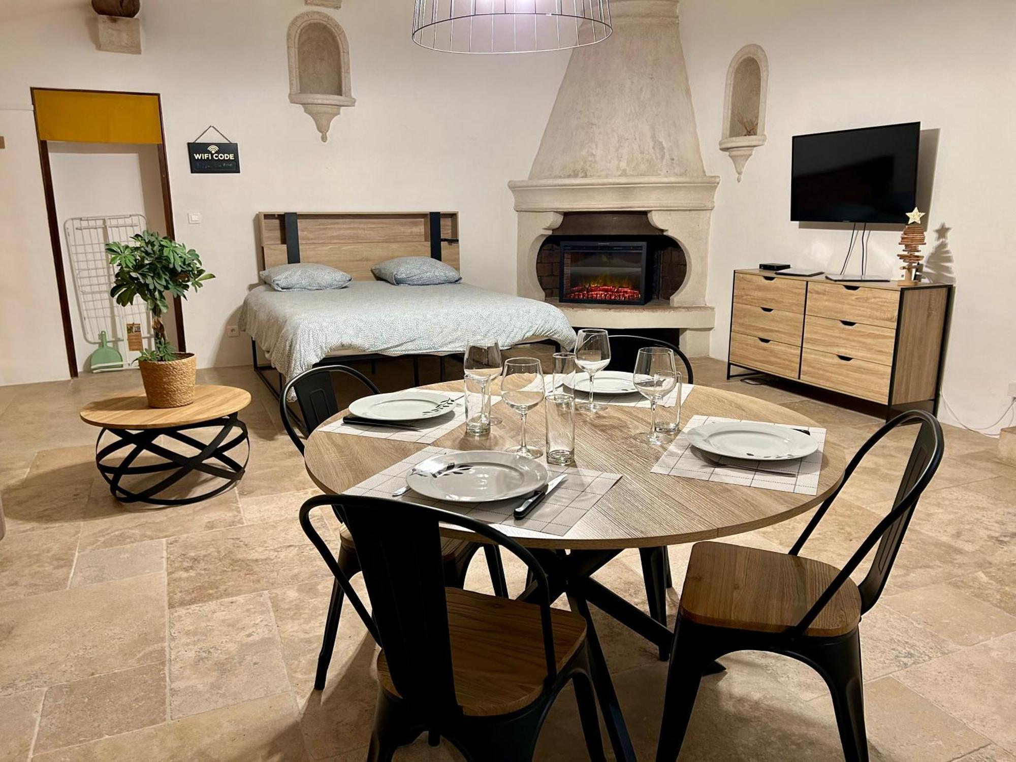 Apartament Notre Dame Des Anges Lurs Zewnętrze zdjęcie