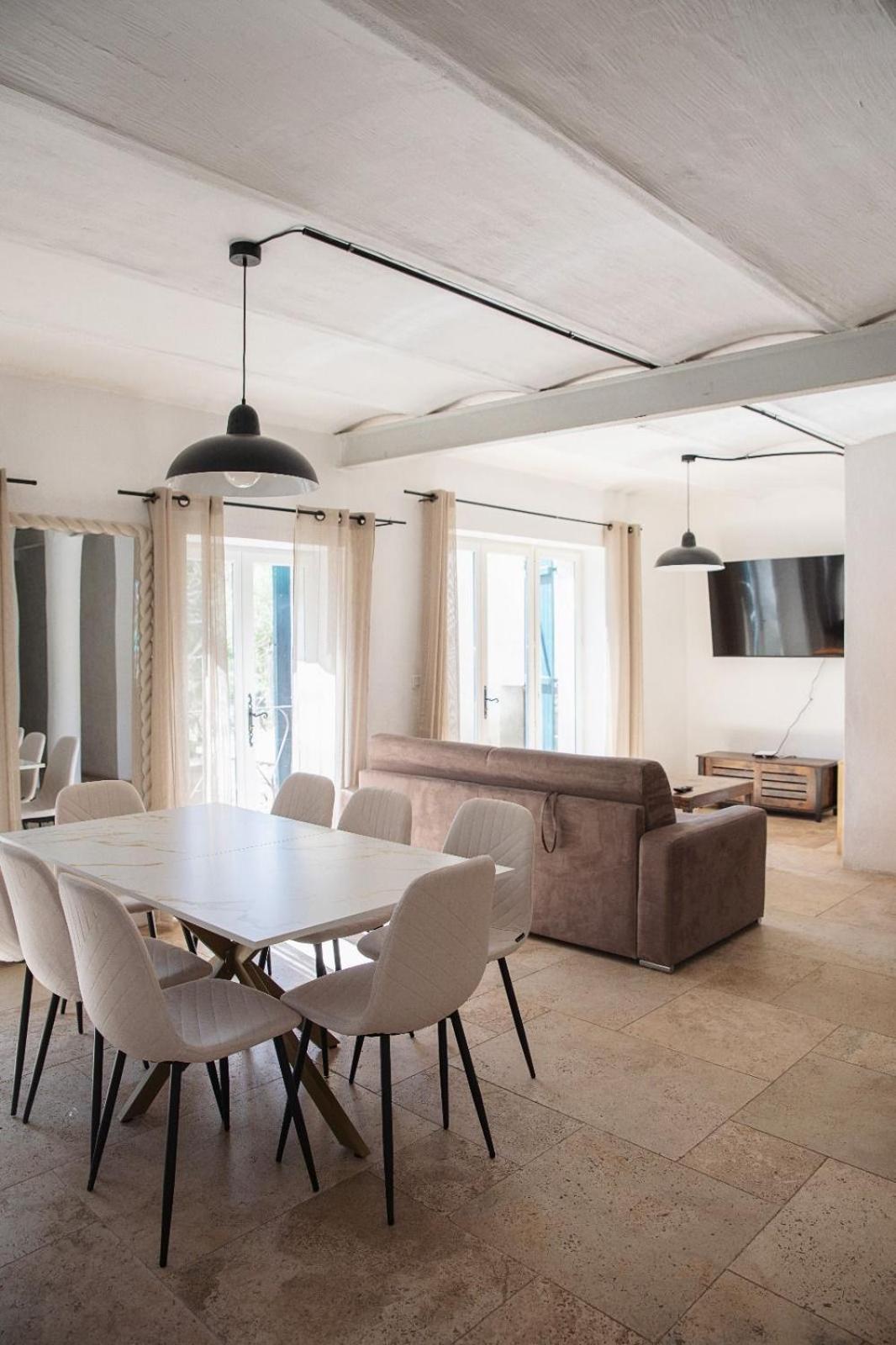 Apartament Notre Dame Des Anges Lurs Zewnętrze zdjęcie