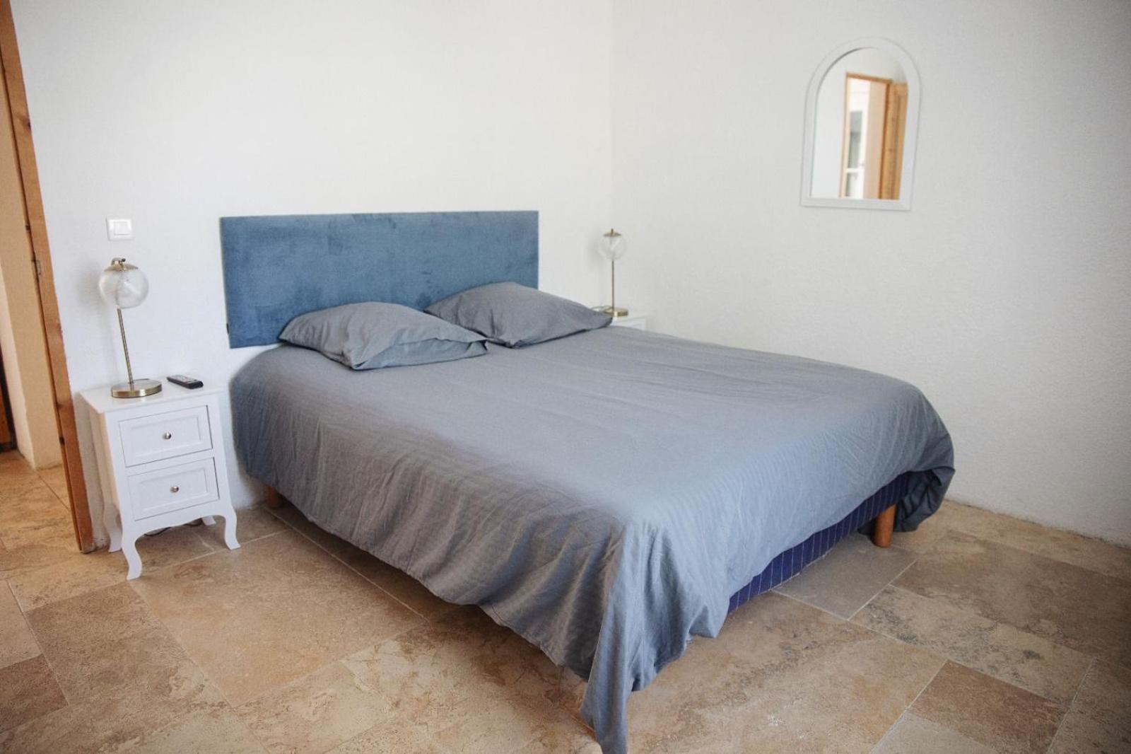Apartament Notre Dame Des Anges Lurs Zewnętrze zdjęcie